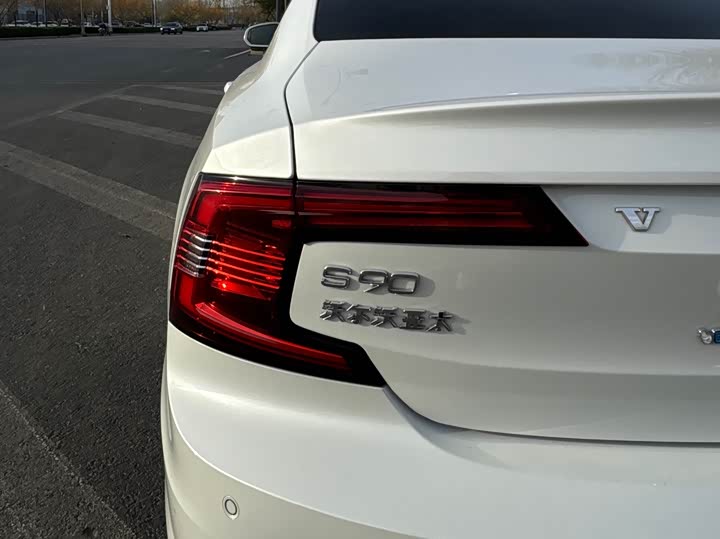 Фото 5 - Volvo S90