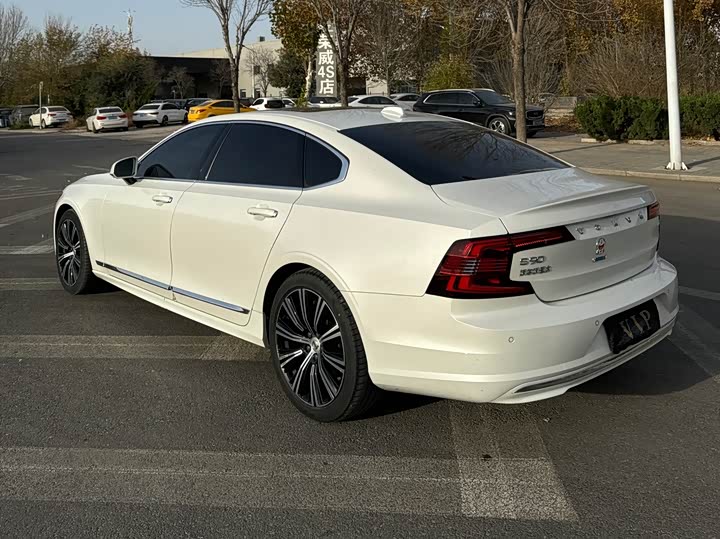 Фото 6 - Volvo S90