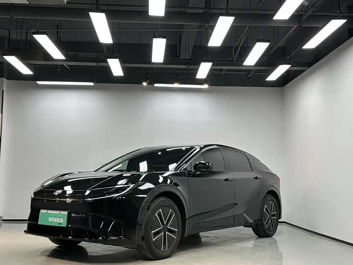 Фото 1 - Toyota bZ5