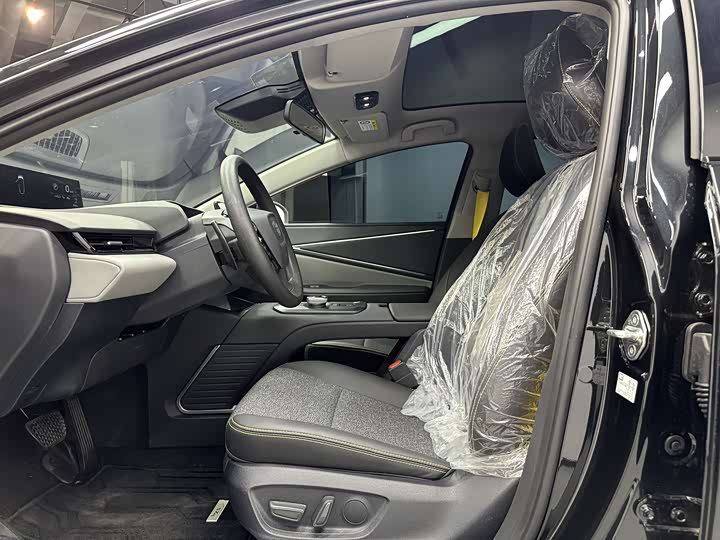 Фото 3 - Toyota bZ5