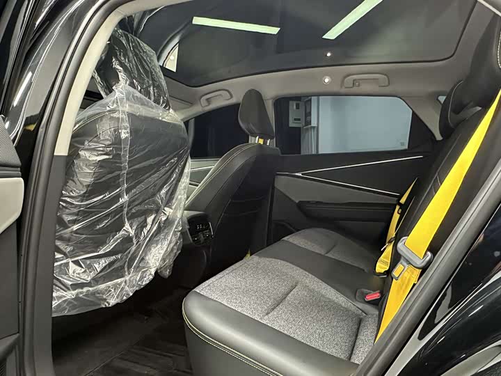 Фото 4 - Toyota bZ5