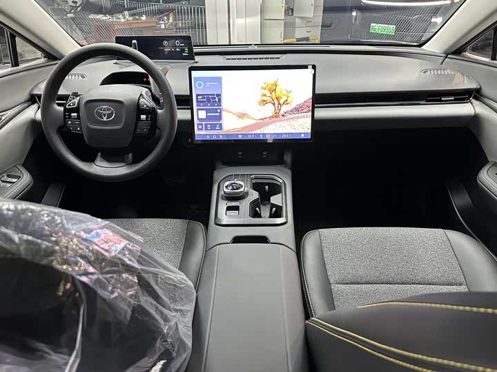 Фото 6 - Toyota bZ5