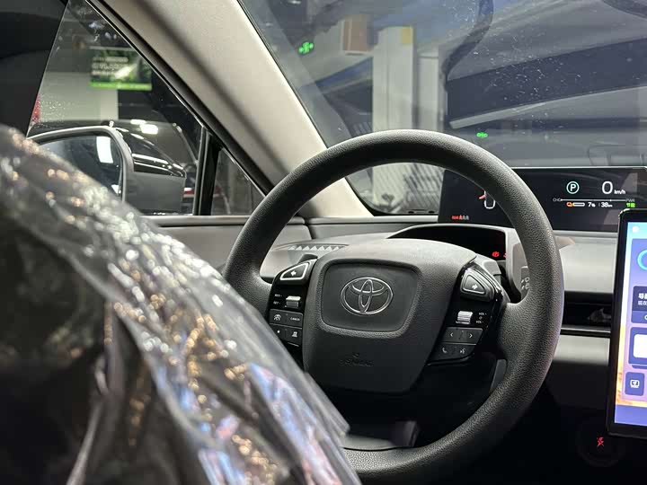 Фото 9 - Toyota bZ5