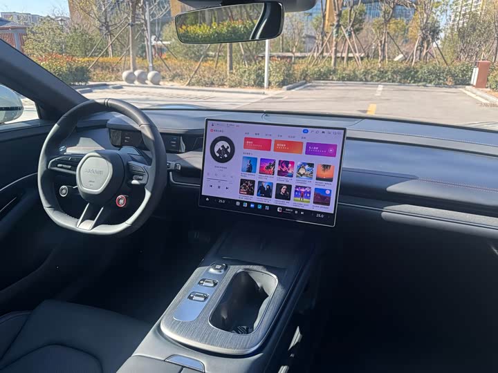 Фото 11 - Xiaomi SU7