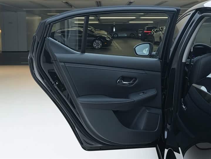 Фото 11 - Nissan Sylphy