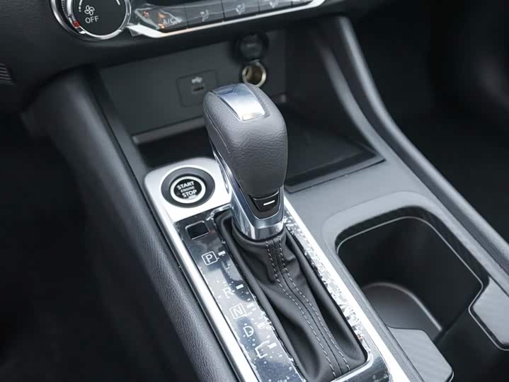 Фото 15 - Nissan Sylphy