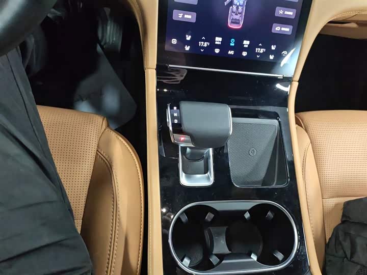 Фото 14 - LiXiang One