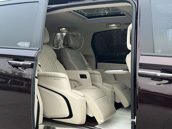 Фото 9 - Buick GL8 ES