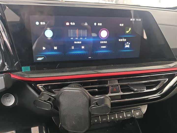 Фото 13 - Changan Oshan X5