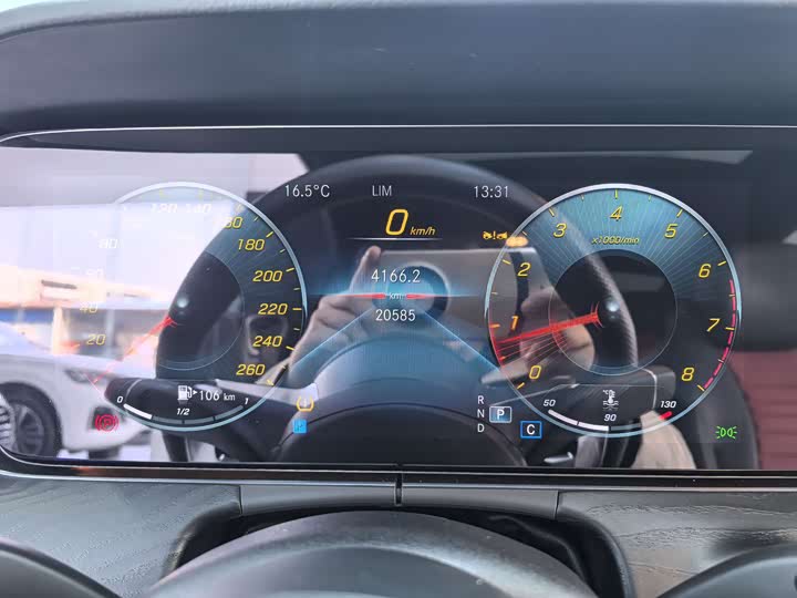 Фото 6 - Mercedes-Benz E-Class