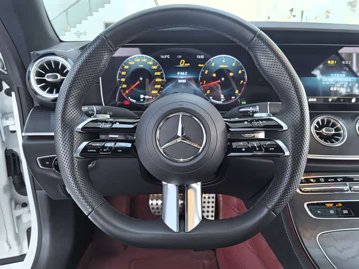 Фото 8 - Mercedes-Benz E-Class