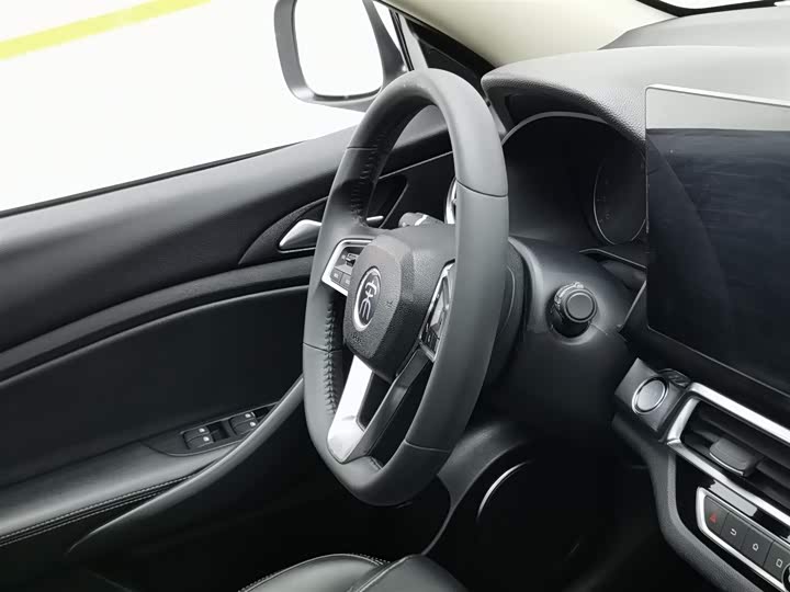 Фото 22 - BYD Song