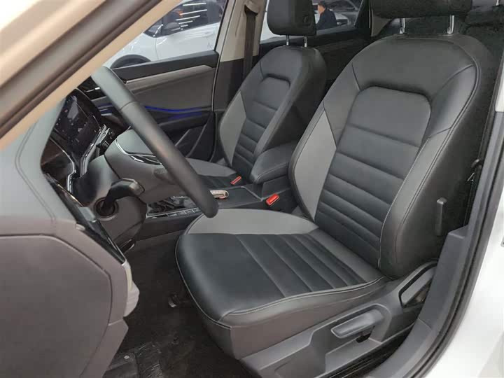 Фото 15 - Volkswagen Sagitar L