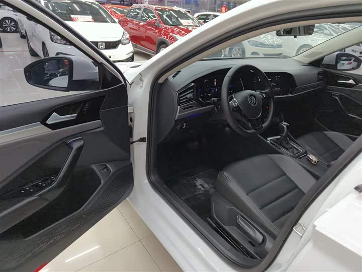 Фото 16 - Volkswagen Sagitar L