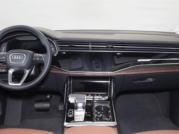 Фото 8 - Audi Q7