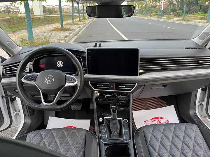 Фото 10 - Volkswagen Sagitar L