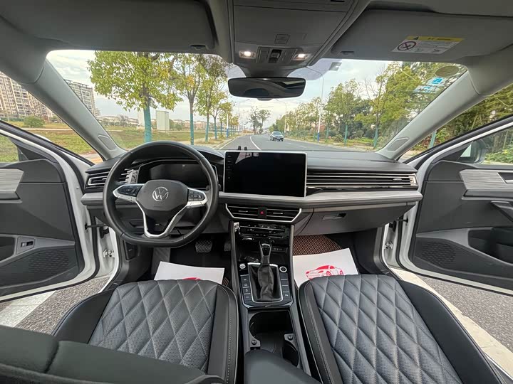 Фото 12 - Volkswagen Sagitar L