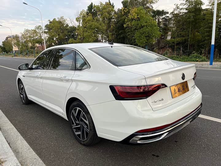 Фото 6 - Volkswagen Sagitar L