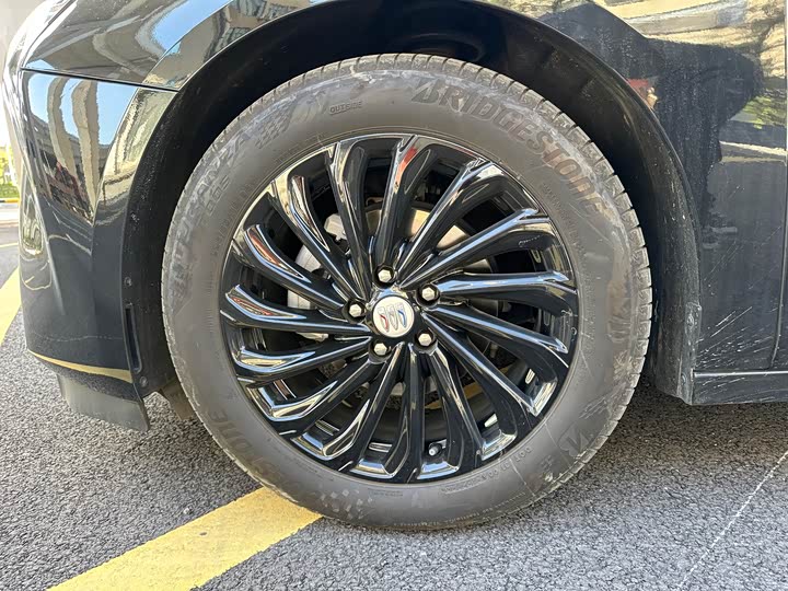 Фото 14 - Buick LaCrosse