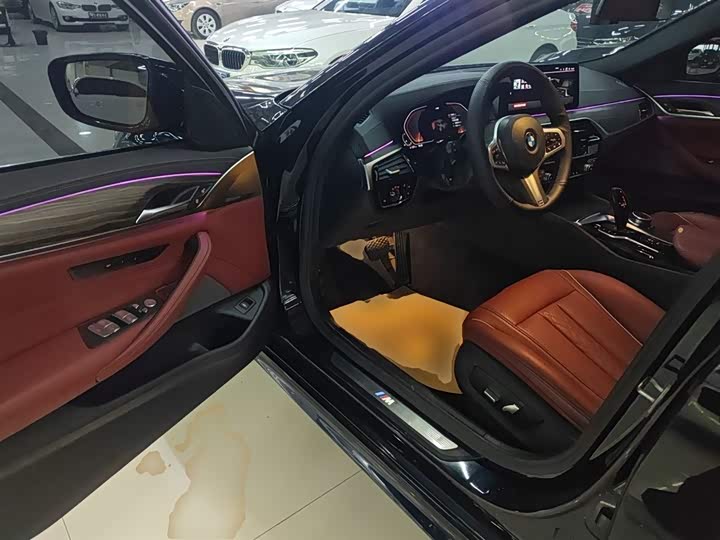 Фото 16 - BMW 5 Series