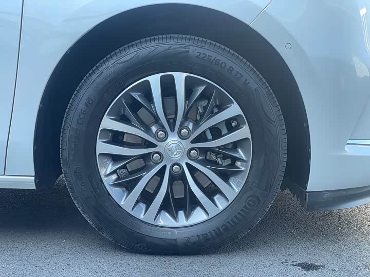 Фото 13 - Buick GL8 ES