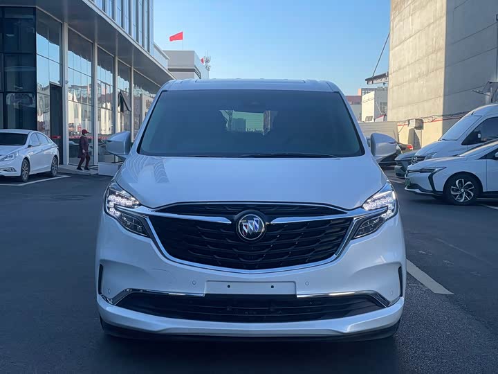 Фото 2 - Buick GL8 ES