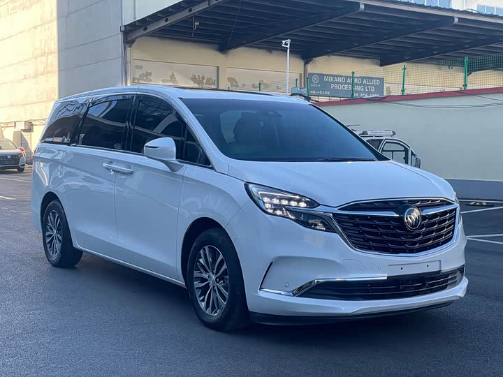 Фото 3 - Buick GL8 ES