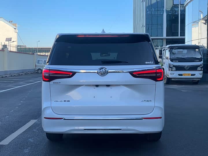 Фото 5 - Buick GL8 ES