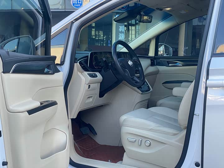 Фото 7 - Buick GL8 ES