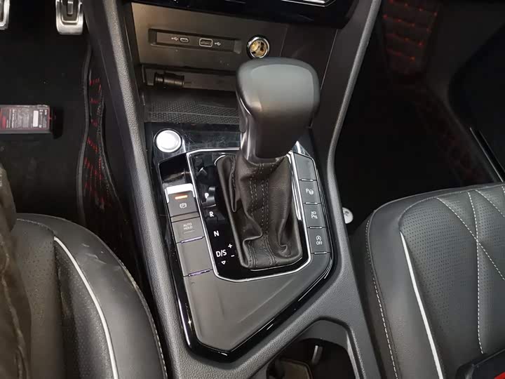 Фото 13 - Volkswagen Tiguan L Pro