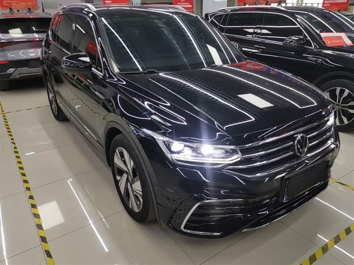 Фото 4 - Volkswagen Tiguan L Pro