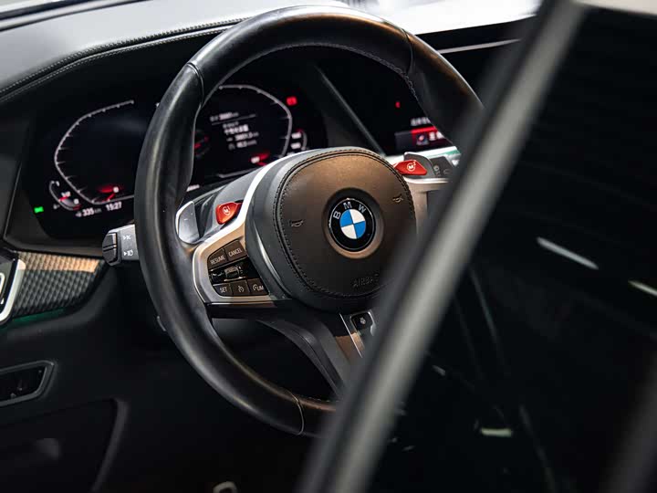 Фото 10 - BMW X5 M