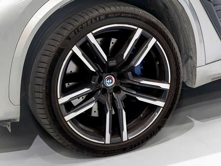 Фото 11 - BMW X5 M