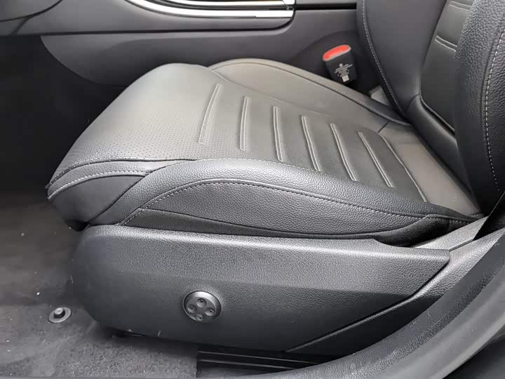 Фото 20 - Mercedes-Benz C-Class