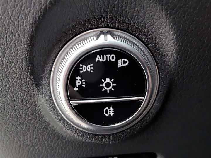 Фото 21 - Mercedes-Benz C-Class