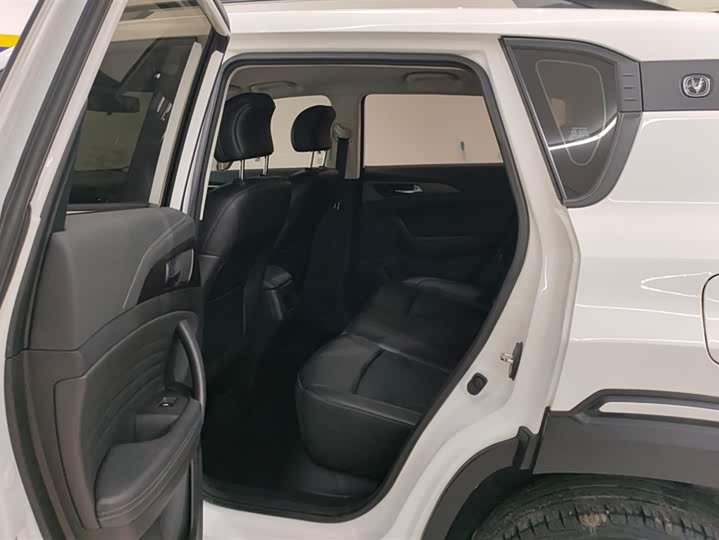 Фото 11 - Changan CS35 Plus