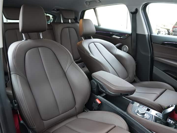 Фото 18 - BMW X2