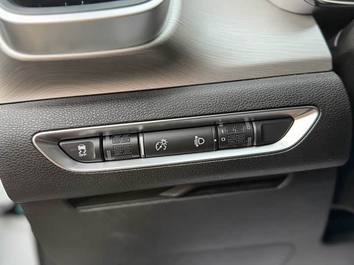 Фото 6 - Geely Coolray