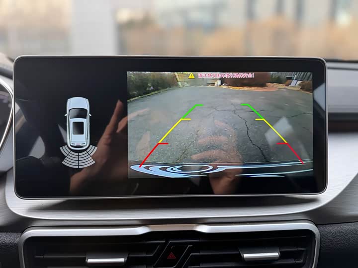 Фото 7 - Geely Coolray