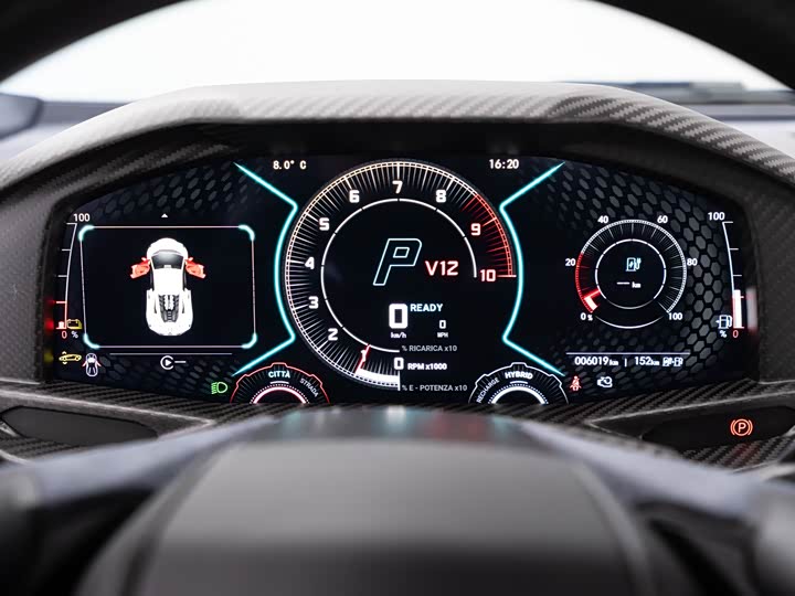 Фото 11 - Lamborghini Revuelto