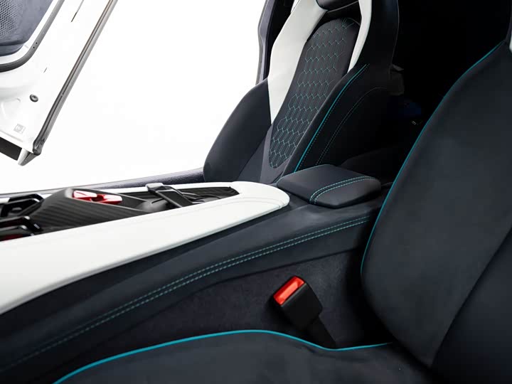 Фото 14 - Lamborghini Revuelto