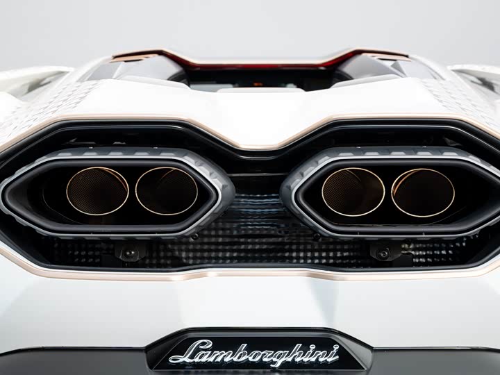 Фото 20 - Lamborghini Revuelto