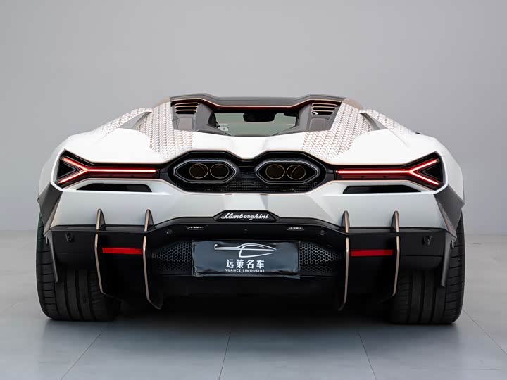 Фото 24 - Lamborghini Revuelto