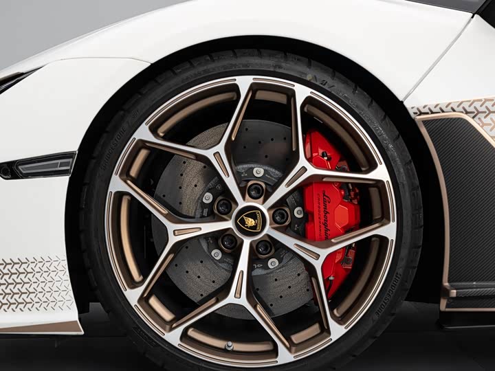 Фото 26 - Lamborghini Revuelto