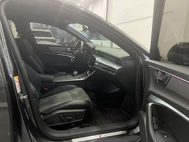 Фото 11 - Audi A6L