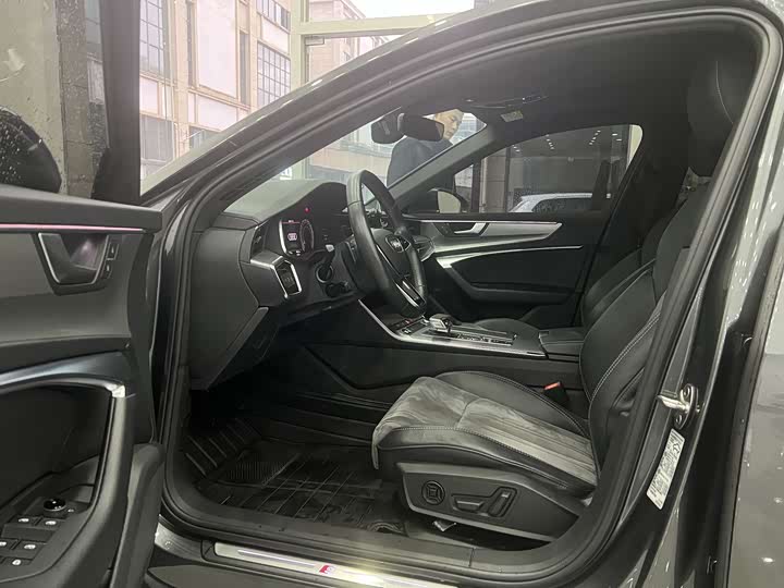 Фото 3 - Audi A6L