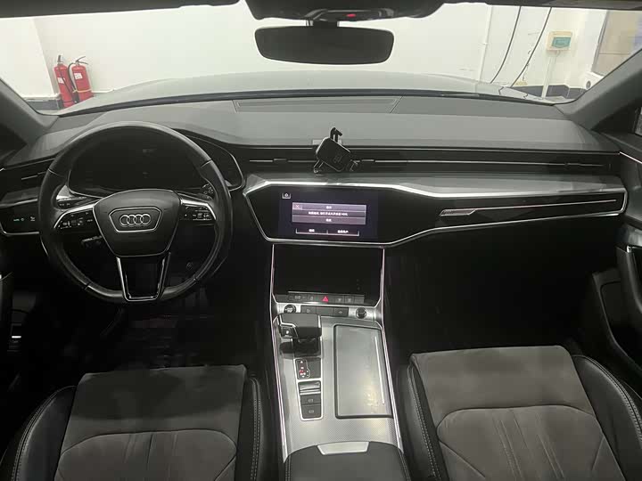 Фото 5 - Audi A6L