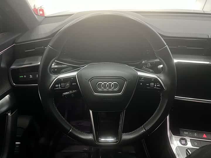 Фото 7 - Audi A6L