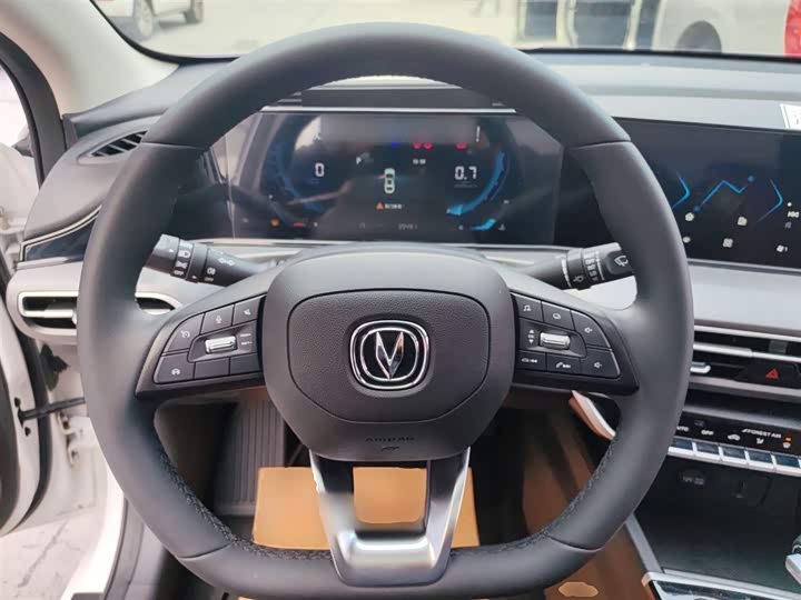 Фото 11 - Changan Eado Plus