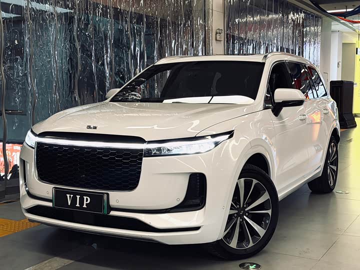 Фото 1 - LiXiang One